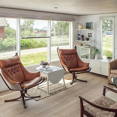 Hébergement de vacances Two-bedroom In *